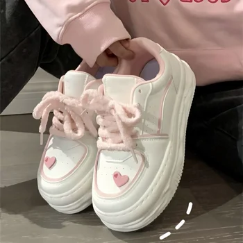 Новата пролетно-есенен дамски ежедневни обувки Lolita Kawaii Pink Любовта на платформа, Спортни обувки, Вулканизированная парусина, Корейската мода